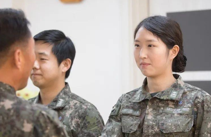 图片[8]-韩财阀千金“下嫁”美籍华裔军官！北大毕业当过海军，父母万亿离婚大战比韩剧还狗血…-华闻时空