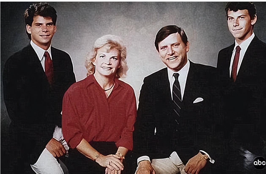 图片[8]-美国凶宅拍出上亿天价！弑父杀母案引热议，卡戴珊都出来为其开脱-华闻时空