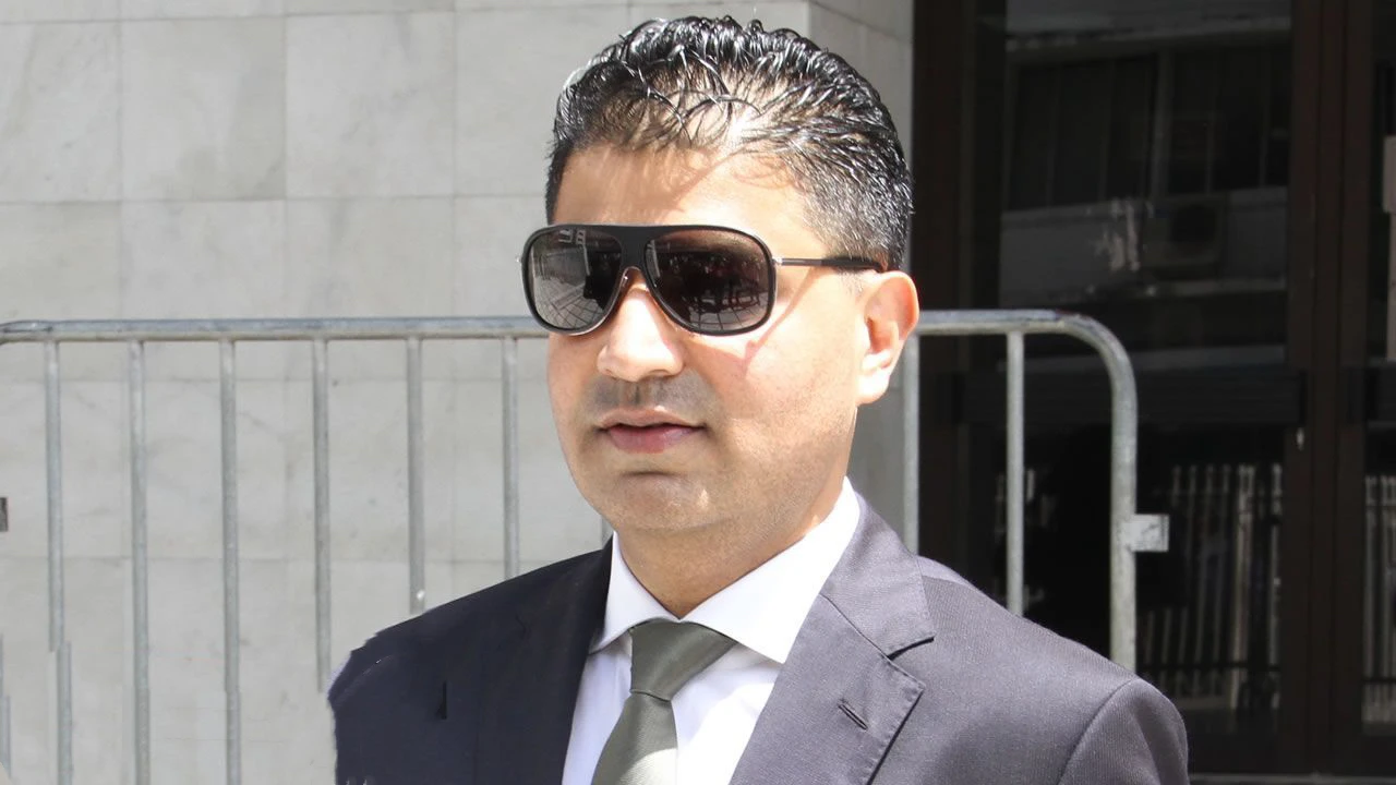 图片[1]-巴威密友古尔贾里紧急出国-华闻时空