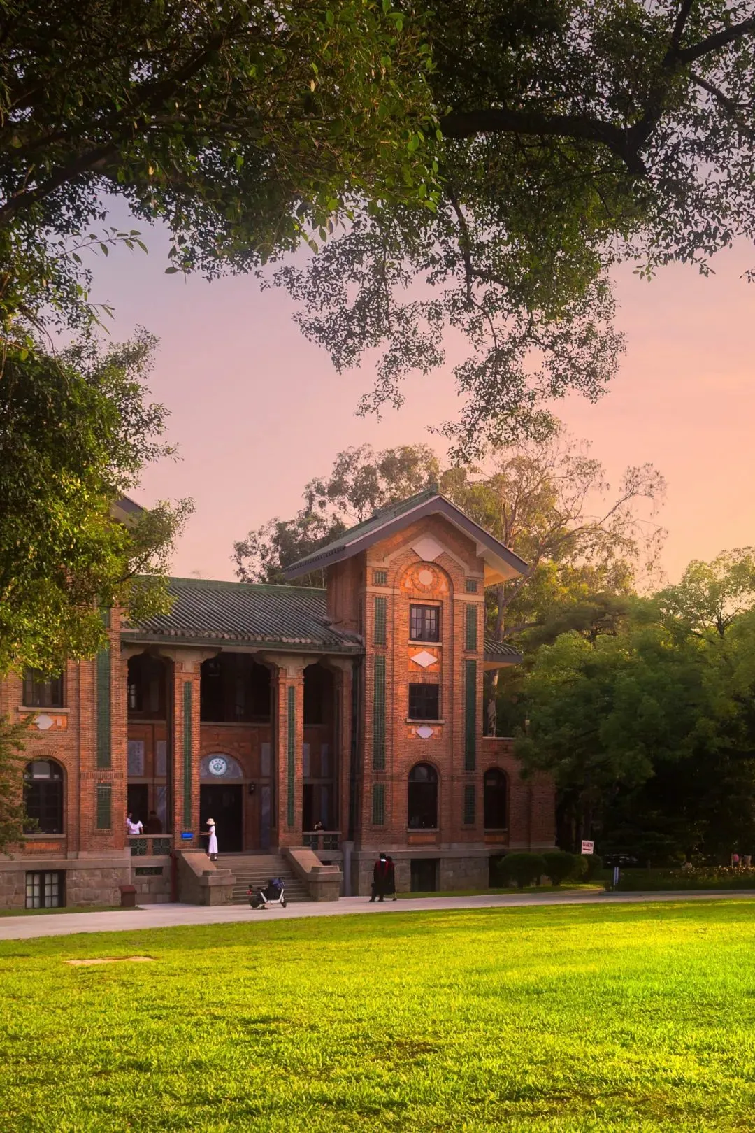 中山大学，如何影响了中国100年？-华闻时空