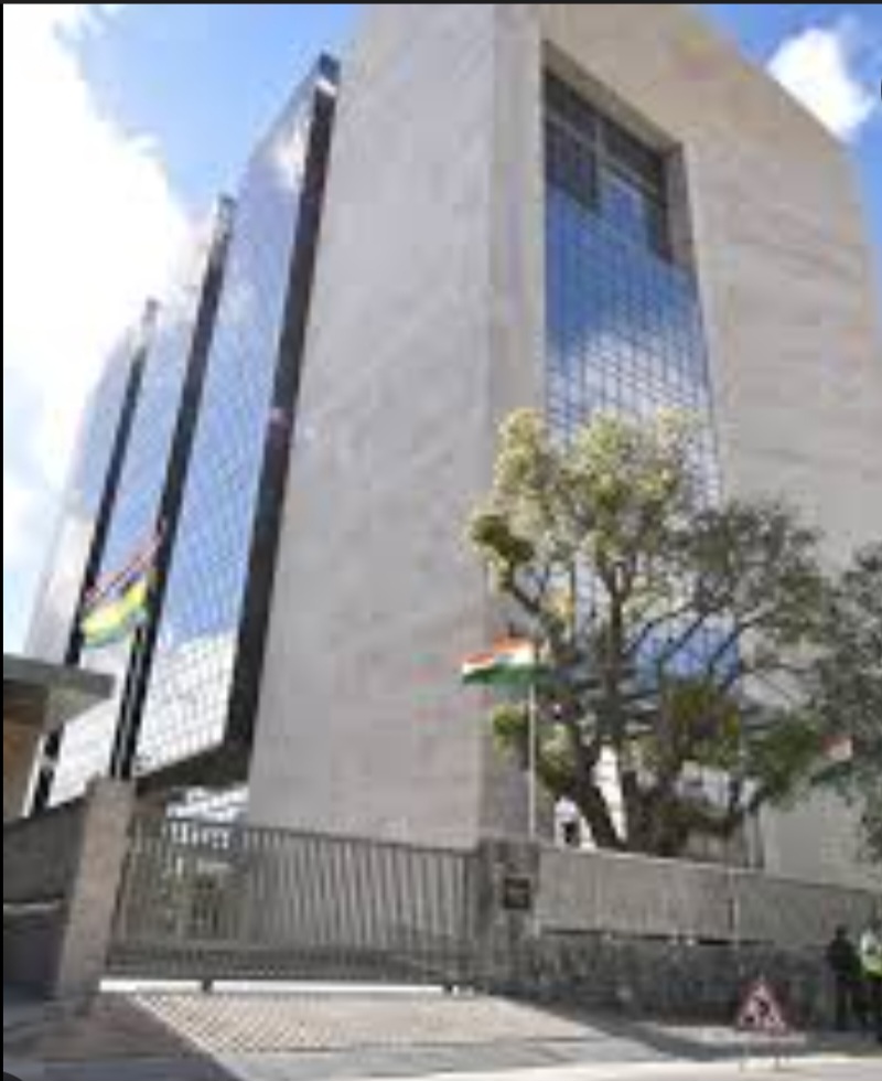 布练指责律师与前部长涉不当行为呼吁设专庭打击腐败-华闻时空