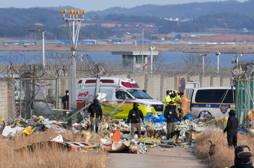 韩国将检查波音飞机 努力查明导致179人死亡空难原因-华闻时空