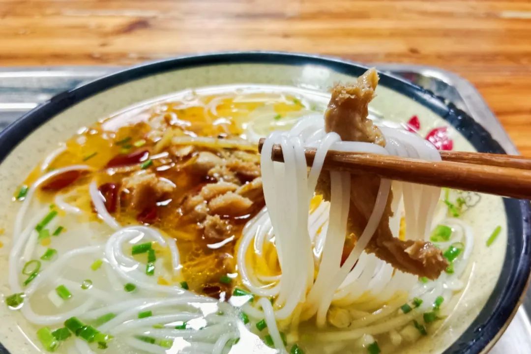 顿顿嗦粉都能不重样的城市，太好吃了！-华闻时空