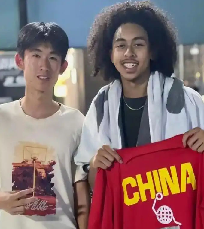 图片[3]-17岁华裔混血落户上海！明年出征全运会，助中国男篮未来夺王座？-华闻时空