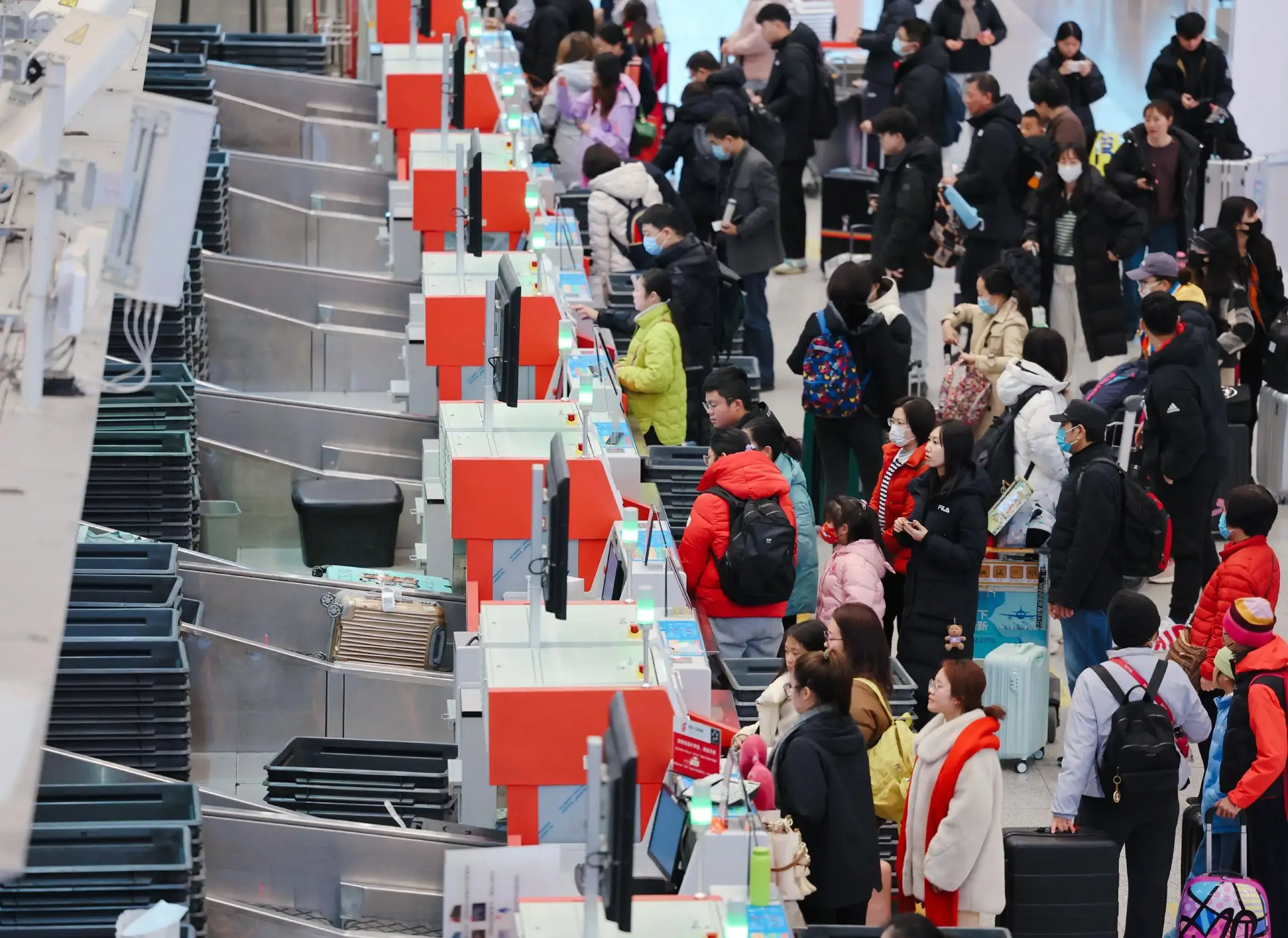 春节韩国入境游预订单暴增452%，香港机票酒店均价较去年春节下降一至两成 -华闻时空