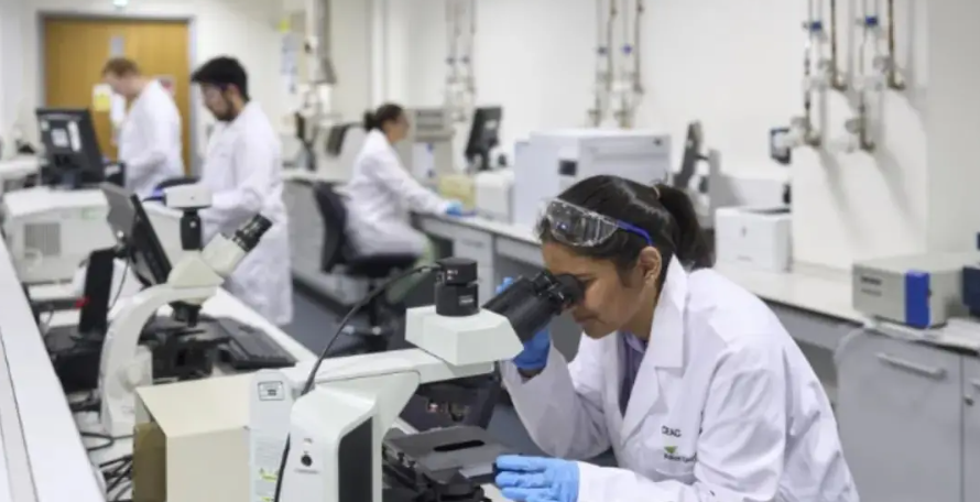 图片[3]-英国多所大学因缺钱，削减数理化课程… -华闻时空