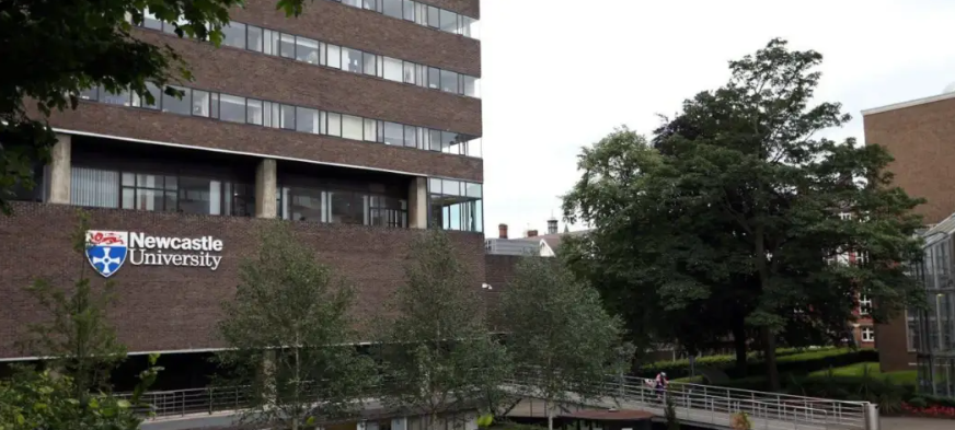 英国多所大学要罢工，有院校罢工10天！-华闻时空