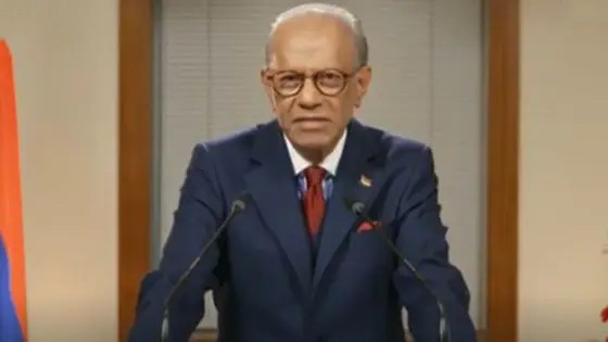 安古兰在独立日当晚发表演讲-华闻时空