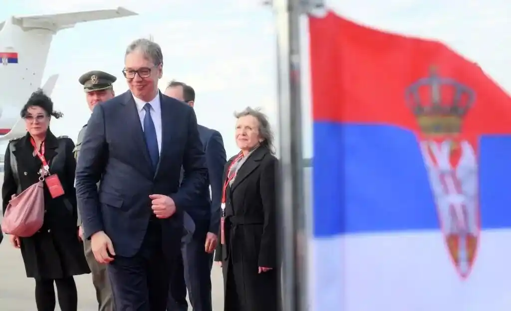 图片[2]-红场发视频！塞尔维亚总统武契奇最新表态-华闻时空