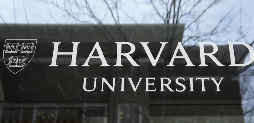 图片[1]-特朗普再施压：哈佛大学应对国际生人数设定15%的上限-华闻时空