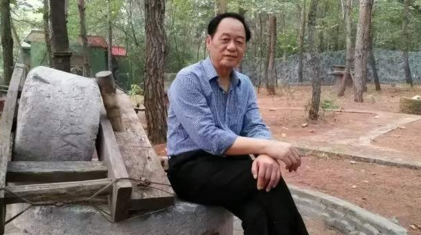 朝圣者的姿态-华闻时空