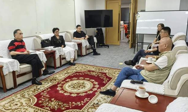 山东言鼎控股集团有限公司董事长刘元柱一行莅临研究院交流-华闻时空