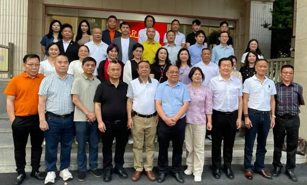 广西侨联李开伟秘书长率团访问杭州 共谋智能科技新篇章-华闻时空