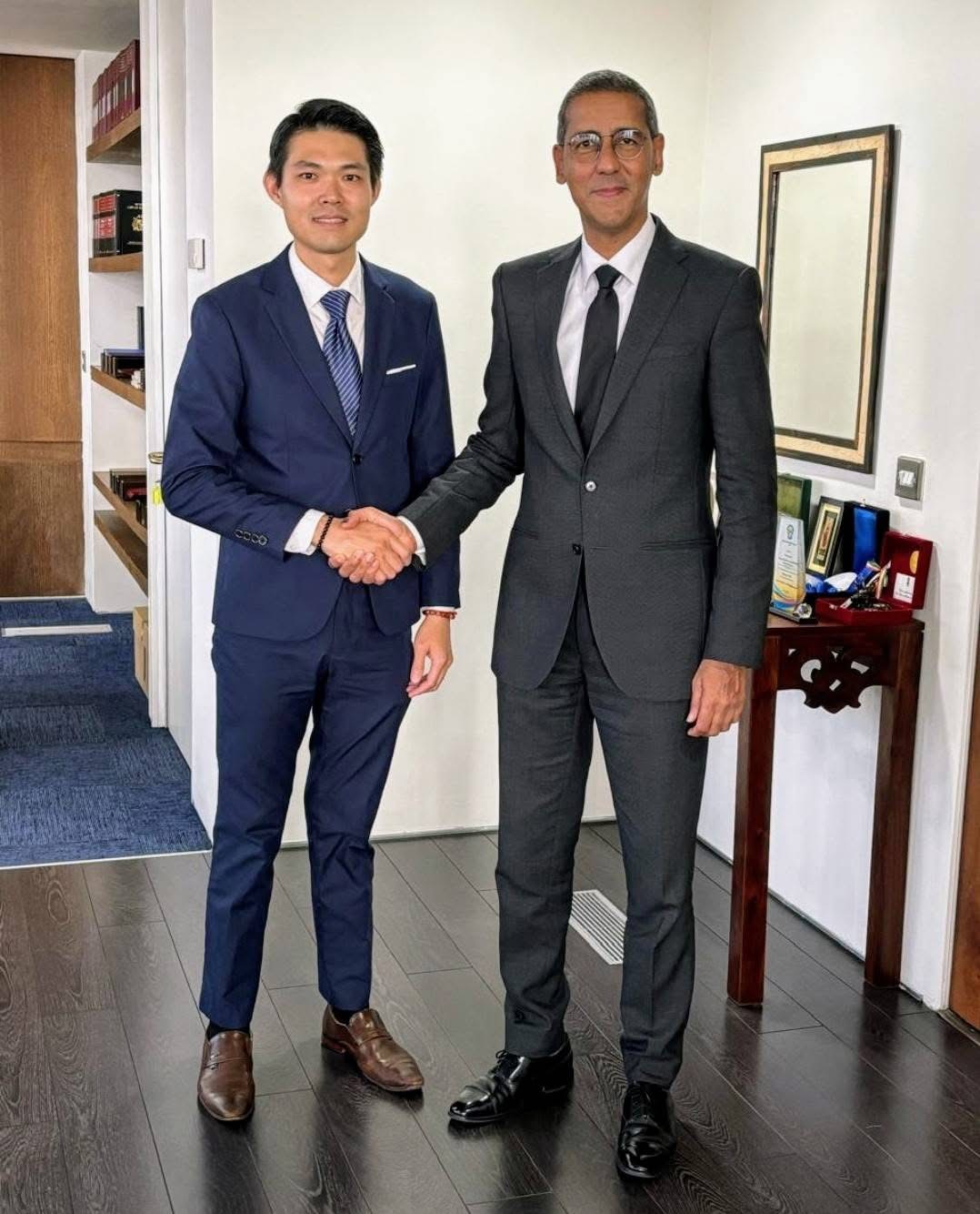 华裔青年李佳屹荣任官职 华人社区欢庆荣耀-华闻时空