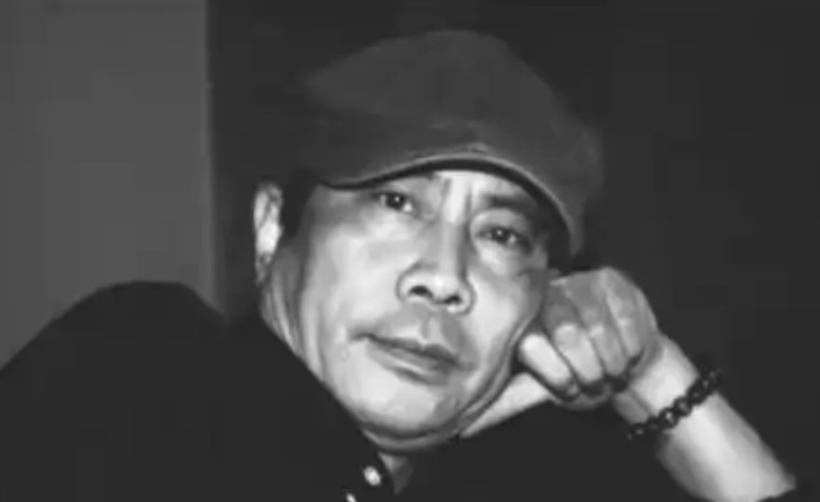 深陷存在之沼的诗性突围 ⸺论顾偕《挣扎抑或救赎：碌碌⽆为亦⼀⽣》的哲学诗学建构-华闻时空