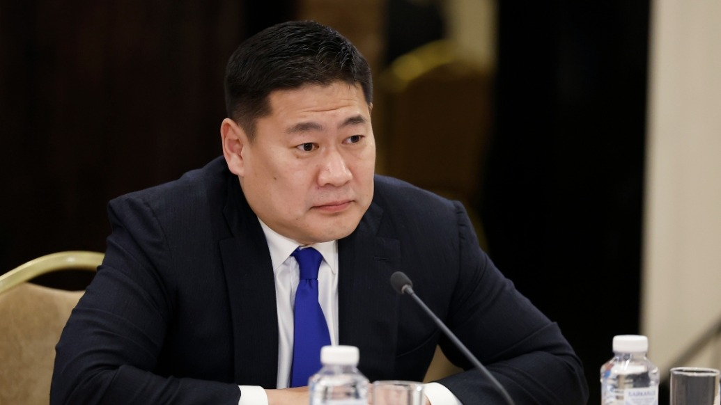 蒙古国“80后”总理遭解职，其子此前被曝生活奢华引发抗议-华闻时空