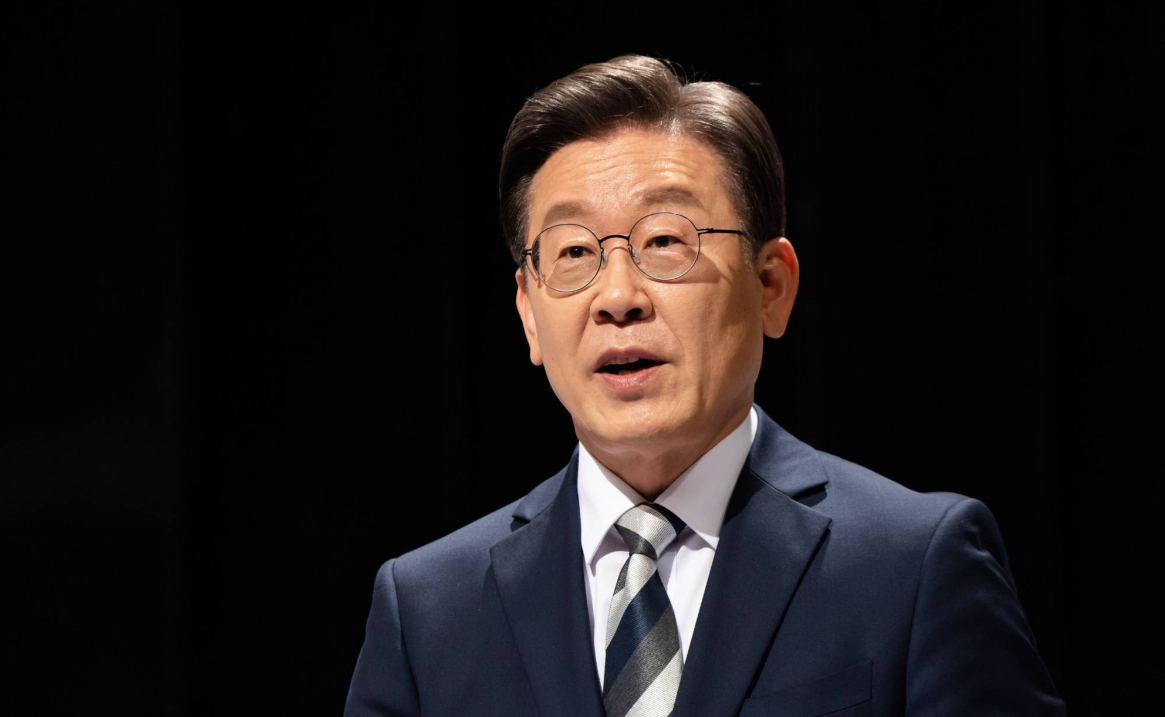 李在明公布韩国新政府人事安排，提名金民锡为总理候选人-华闻时空