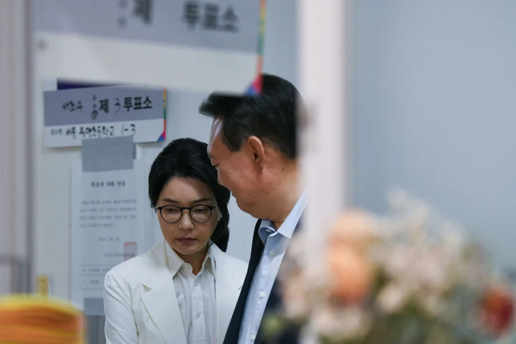 图片[1]-韩国前总统夫人金建希博士学位被撤销-华闻时空