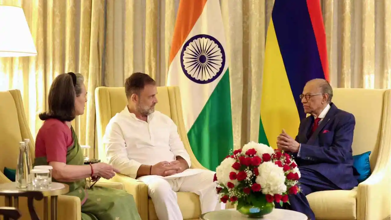 图片[1]-安古兰总理在印度进行国事访问-华闻时空