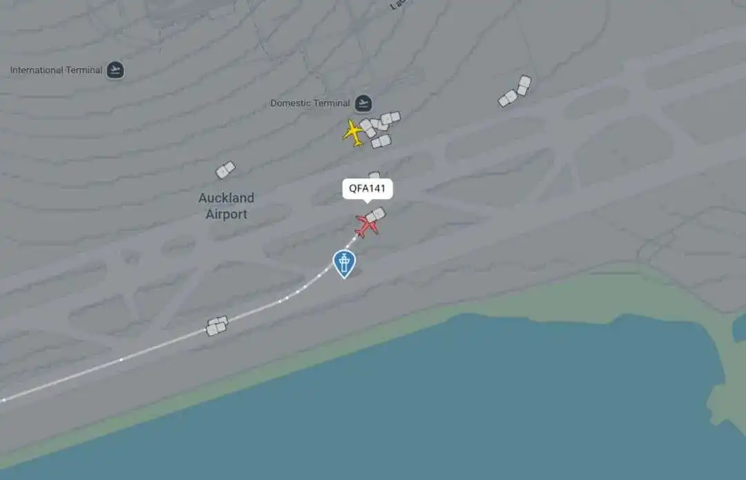 图片[6]-突发！奥克兰国际机场发生紧急状况：昆士兰航空航班致“Mayday”信号惊险着陆-华闻时空