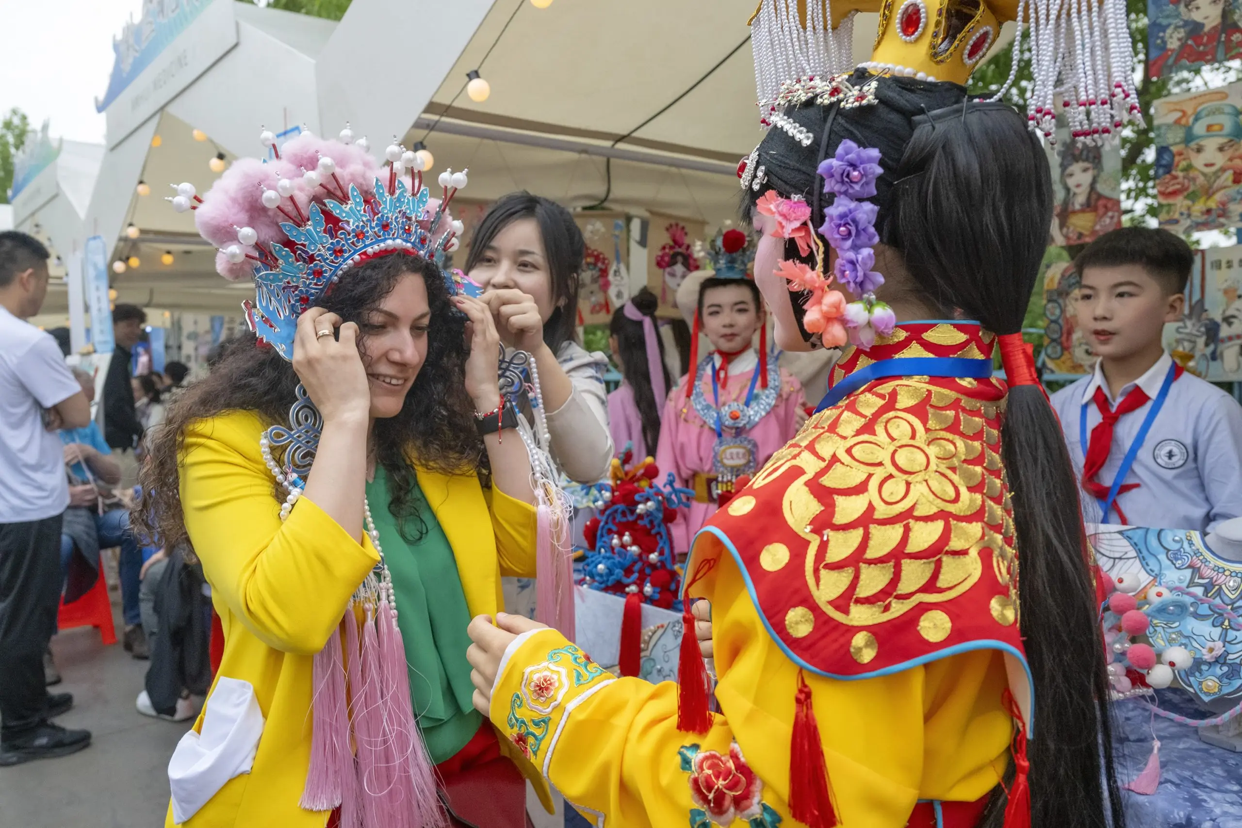 图片[1]-和外国友人一起解锁中华五禽戏-华闻时空