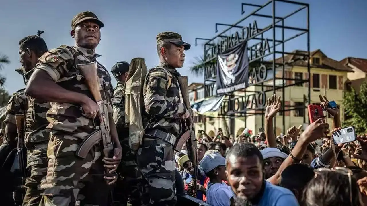 图片[1]-马达加斯加局势恶化：毛总统府否认与马总统有任何接触-华闻时空