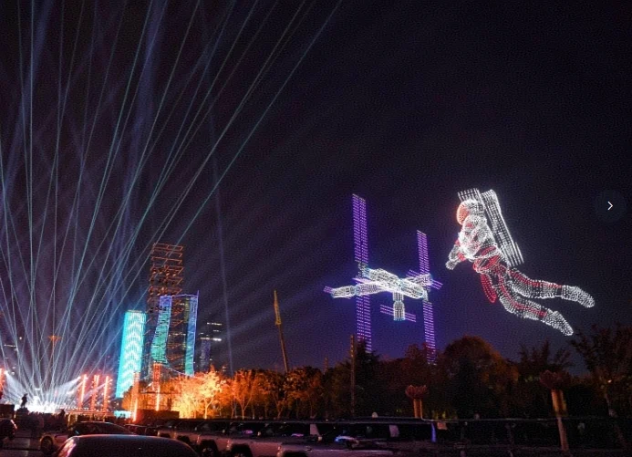 图片[1]-合肥天鹅湖畔上演无人机光影秀-华闻时空