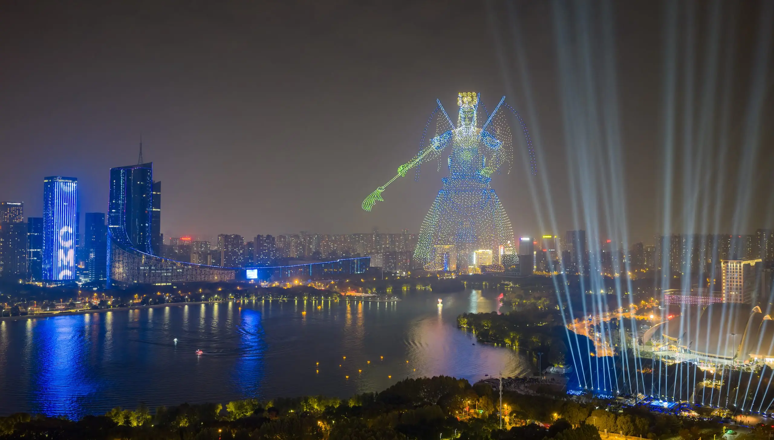 图片[3]-合肥天鹅湖畔上演无人机光影秀-华闻时空