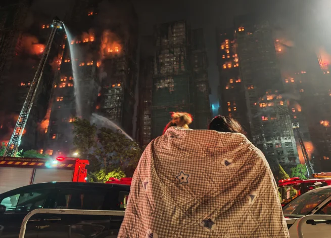 图片[1]-香港大埔火灾已致44人遇难，警方以涉嫌误杀罪拘捕3人-华闻时空