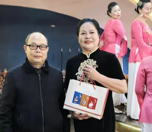 邵培德|特别的寿宴-华闻时空