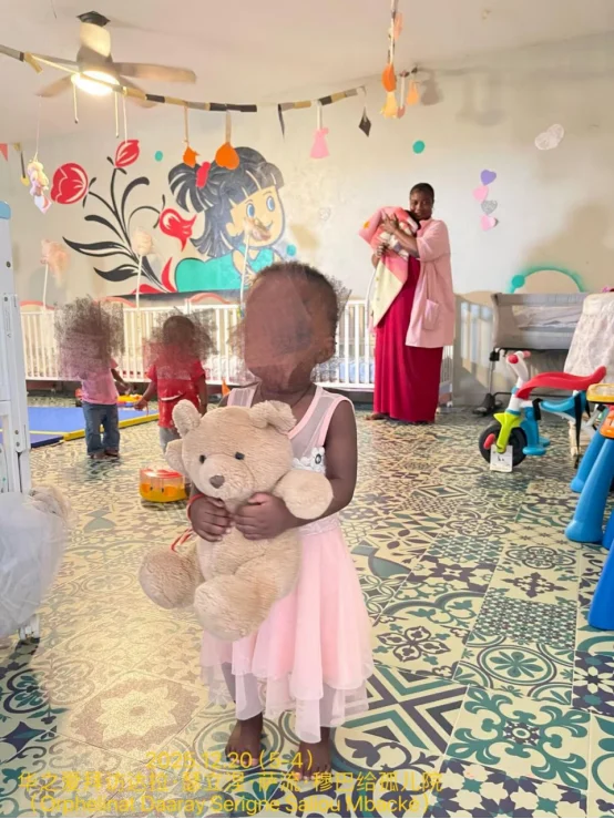 图片[4]-塞内加尔：华之爱持续五年关爱孤儿院 捐赠物资并承诺资助教师职工部分工资‌-华闻时空