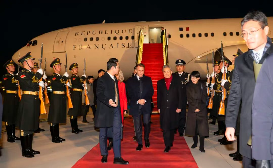 图片[2]-马克龙携80人团抵京，寻求中国投资和技术转让-华闻时空