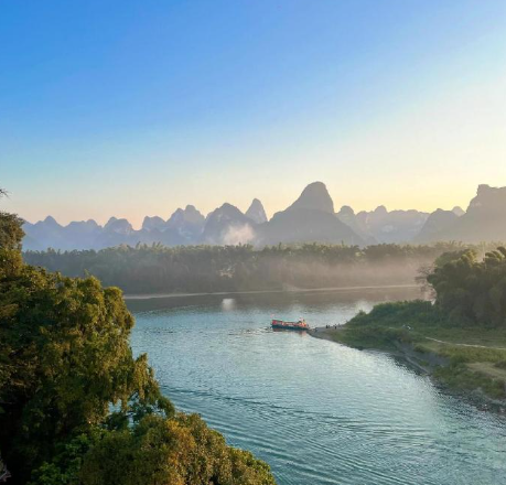 璎洛诗歌欣赏：《梦或非梦：记一个少女的半生》-华闻时空