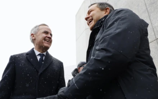 爆了! 卡尼中国行成最大赢家, 支持率飙升! 博励治迎生死考, 最大障碍竟是自己?-华闻时空