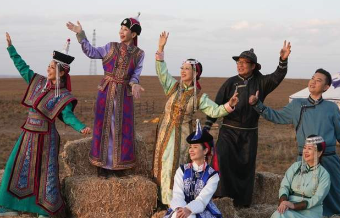 中国电视-《花开又一程》主创手记：老友相伴，岁月新程-华闻时空