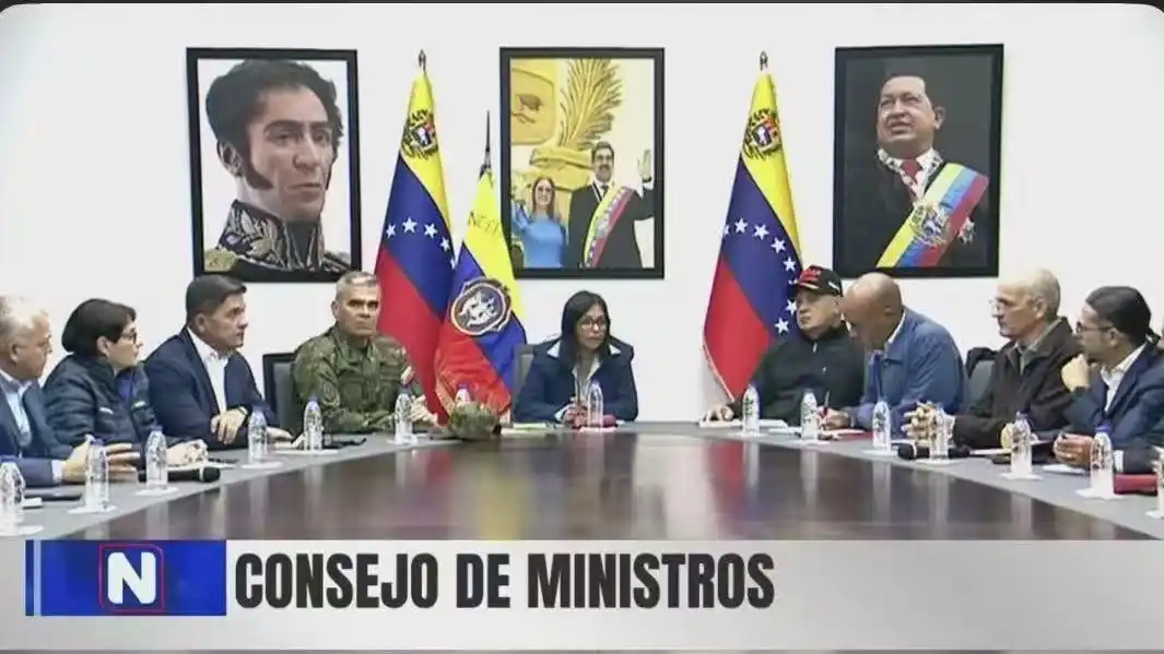 外媒：委内瑞拉代理总统召开马杜罗被美国强行控制后的首次内阁会议-华闻时空