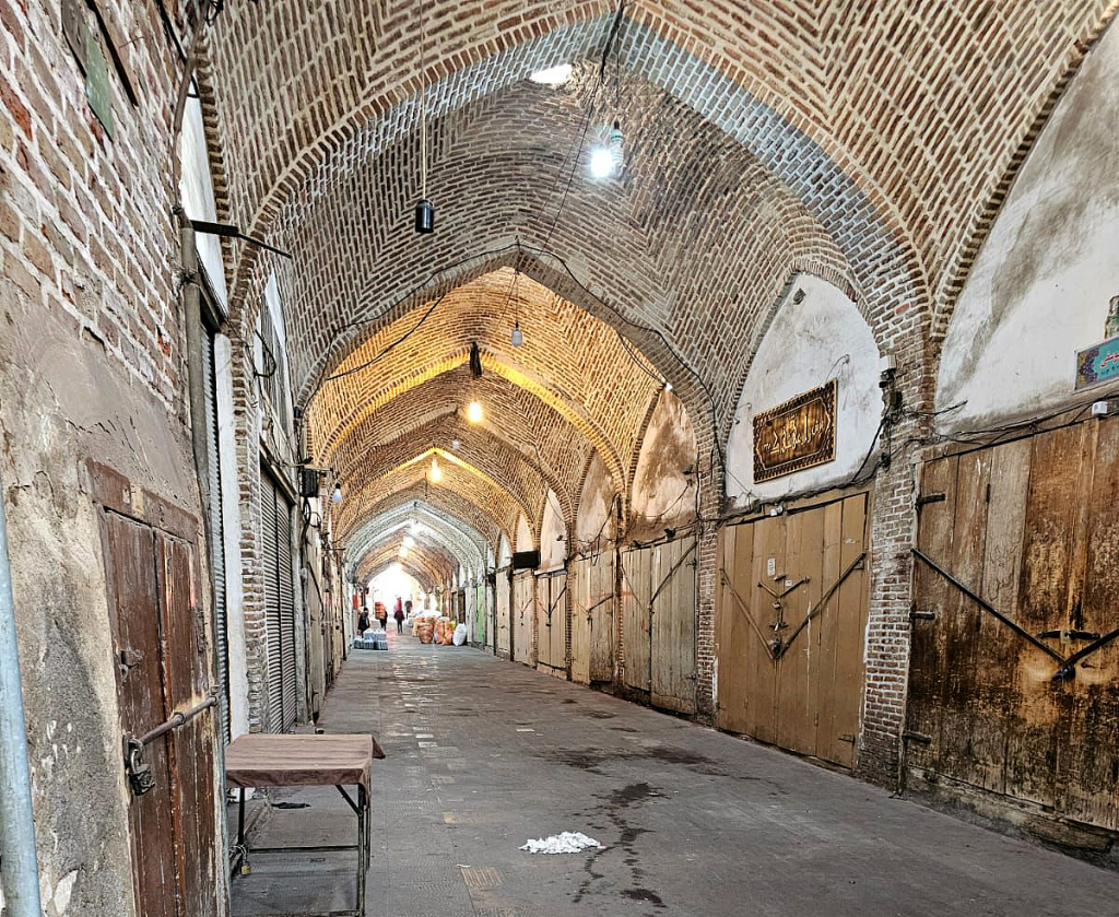 伊朗抗议难动摇伊斯兰共和国根基，但美以军事干涉变量不可控-华闻时空