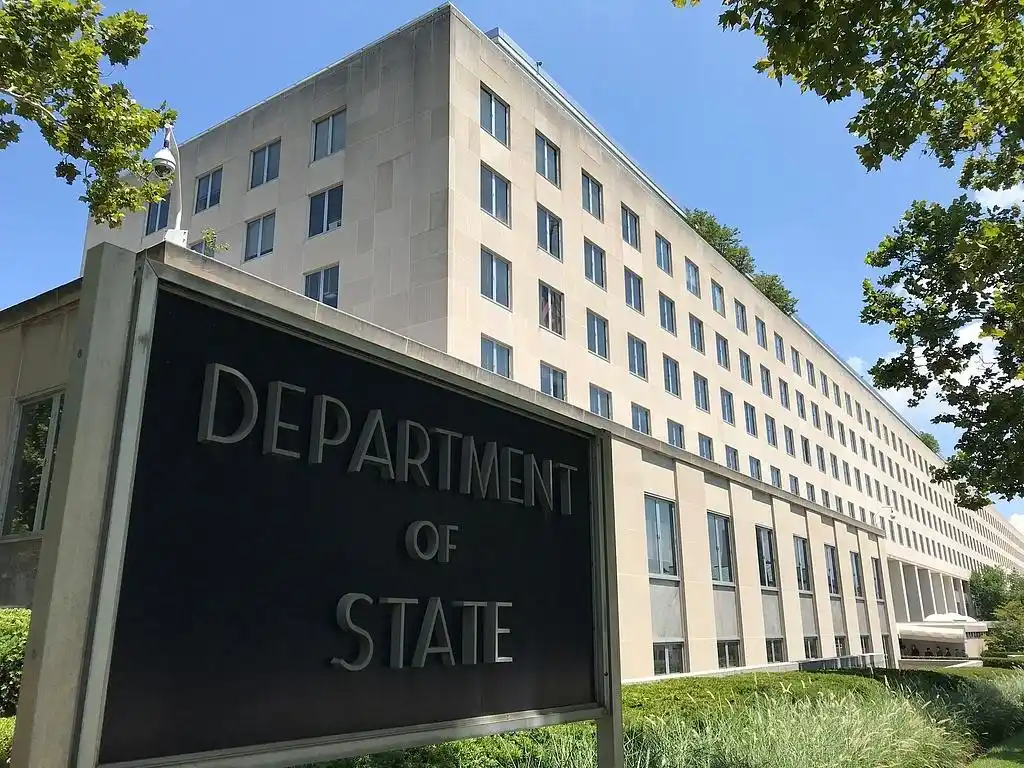 美国将暂停对75个国家的所有签证，包括俄罗斯、伊朗 -华闻时空