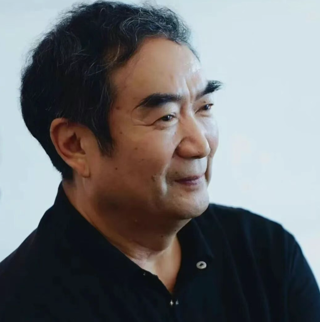 细节中的人性微光-华闻时空