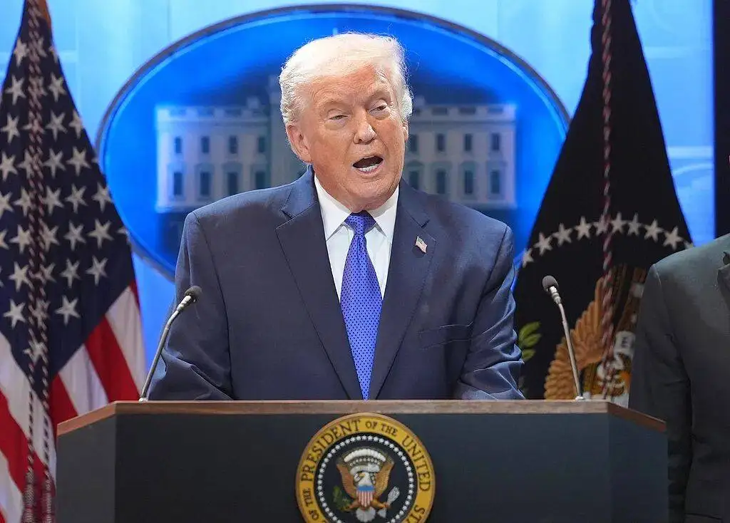 图片[1]-特朗普：从10%提高到15%，立即生效-华闻时空