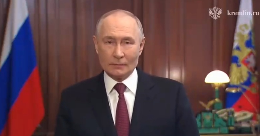 普京:发展“三位一体”核力量是绝对优先事项-华闻时空