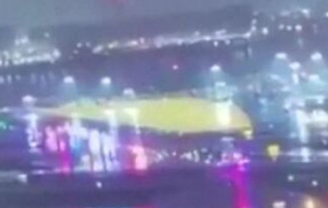 突发！客机落地被撞烂！正副机长当场殒命，空乘被甩飞！2死41伤！又是美国空管干的好事…-华闻时空