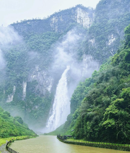 缝补夜色的人文/飘渺（浙江）-华闻时空
