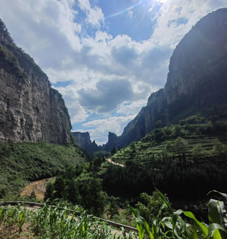 棉被里的河岸,烟火中的诗魂——重读冰凌幽默小说《莎士比亚》-华闻时空