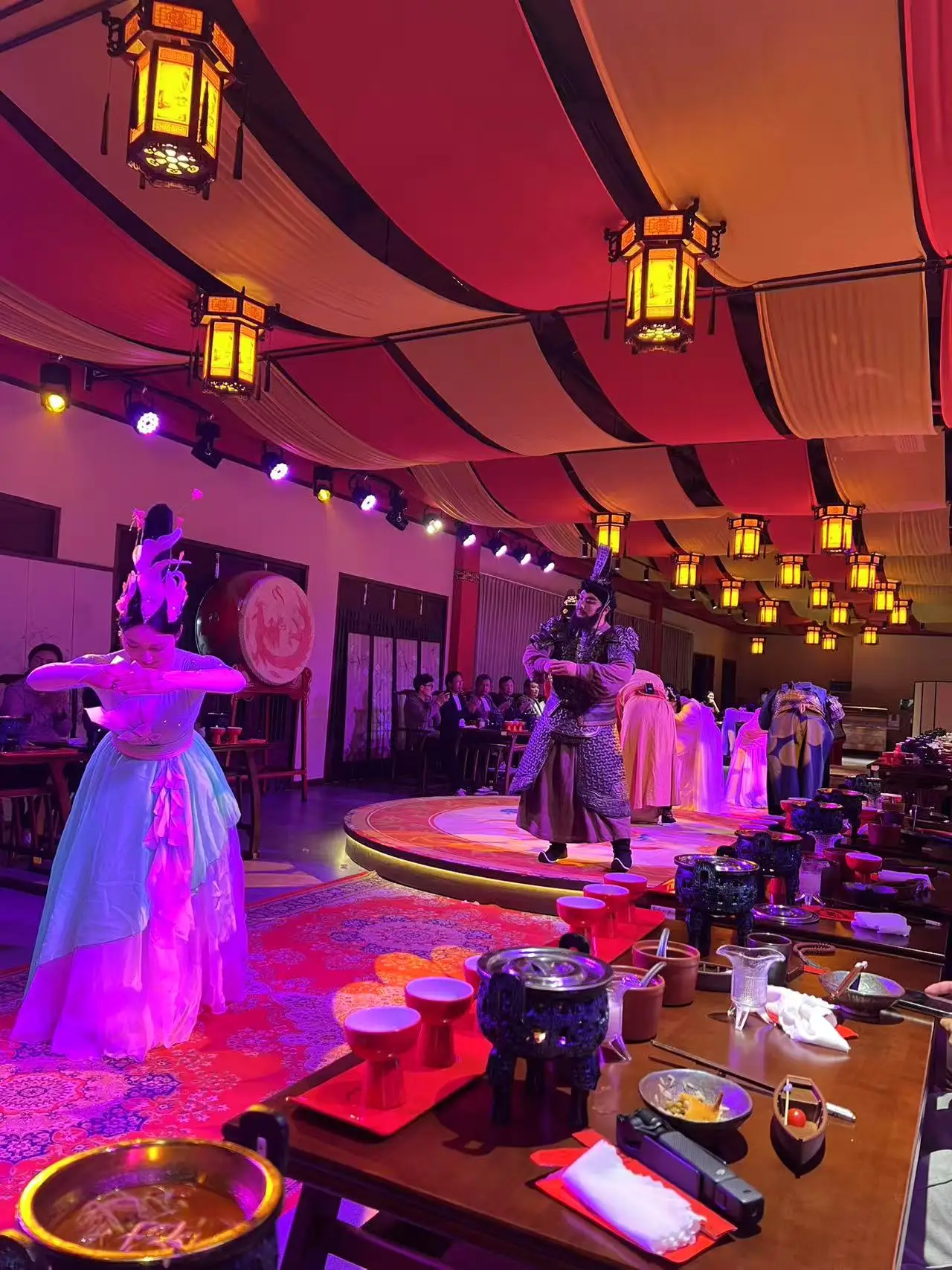 图片[4]-看三国表演，品三国宴：荆州古城沉浸式三国文化美食新名片-华闻时空