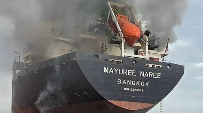 澳洲正式加入! 22个国家联合施压伊朗! 本地加油站大乱, 买30升汽油只给20升, 爆发“0元购”-华闻时空