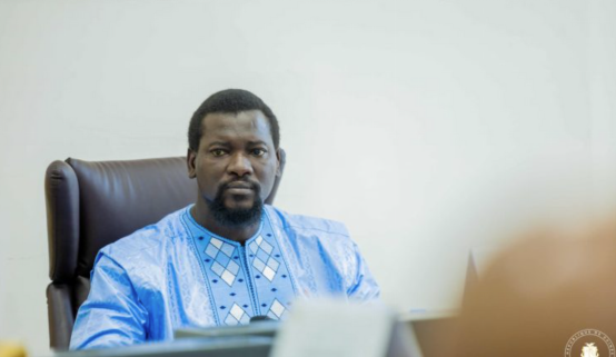 几内亚：总统敦布亚对科纳克里自治港管理层进行了人事调整-华闻时空