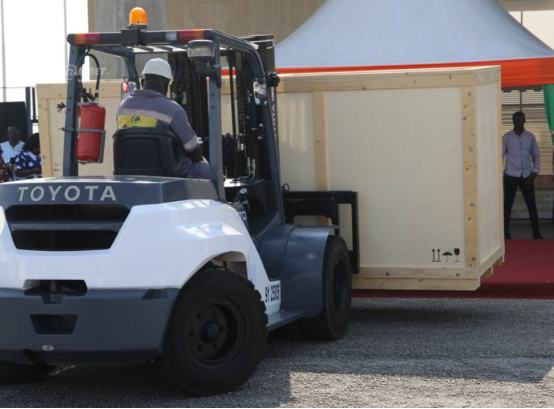 科特迪瓦：埃布里耶族圣鼓被法国殖民者掠走110年后终于回归-华闻时空