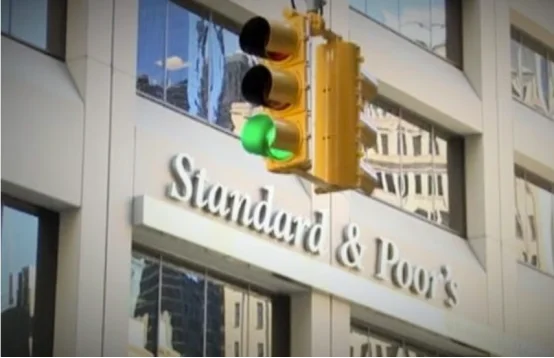 图片[1]-几内亚：政府对标准普尔金融评级机构将主权评级从“稳定”上调至 “积极”表示欢迎-华闻时空