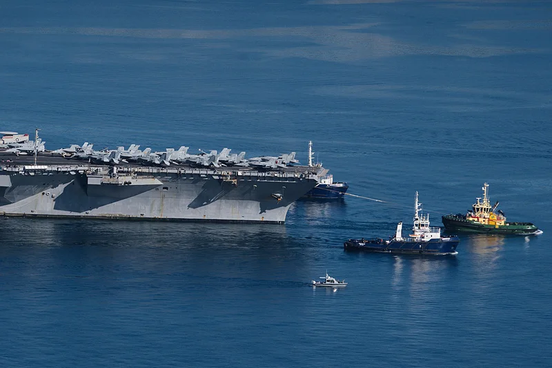 图片[1]-美“福特”号航母因火灾将临时靠港，近200名船员接受治疗-华闻时空